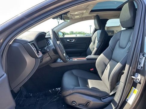 Certified 2025 Volvo V60 B5 Cross Country Plus AWD/4WD image 18