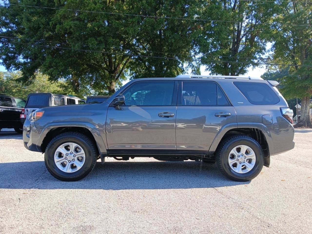 Used 2018 Toyota 4Runner SR5 RWD image 1