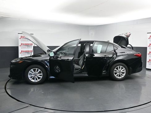 Used 2025 Toyota Camry LE image 28