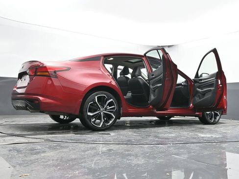 Used 2024 Nissan Altima 2.5 SR w/ SR Premium Package image 78