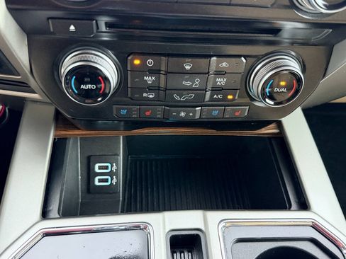 Used 2017 Ford F150 Lariat w/ Equipment Group 502A Luxury AWD/4WD image 46