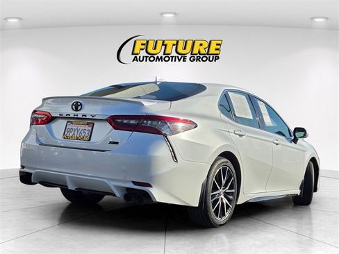 Used 2023 Toyota Camry XSE image 4