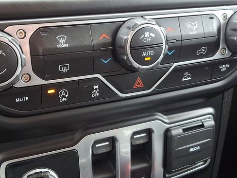 Certified 2021 Jeep Wrangler Rubicon image 24