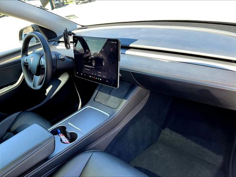 Used 2024 Tesla Model Y Long Range AWD/4WD image 14