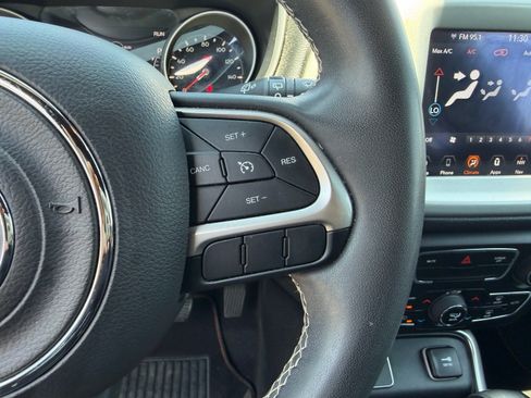 Used 2021 Jeep Compass Latitude w/ Sun and Sound Group FWD image 18