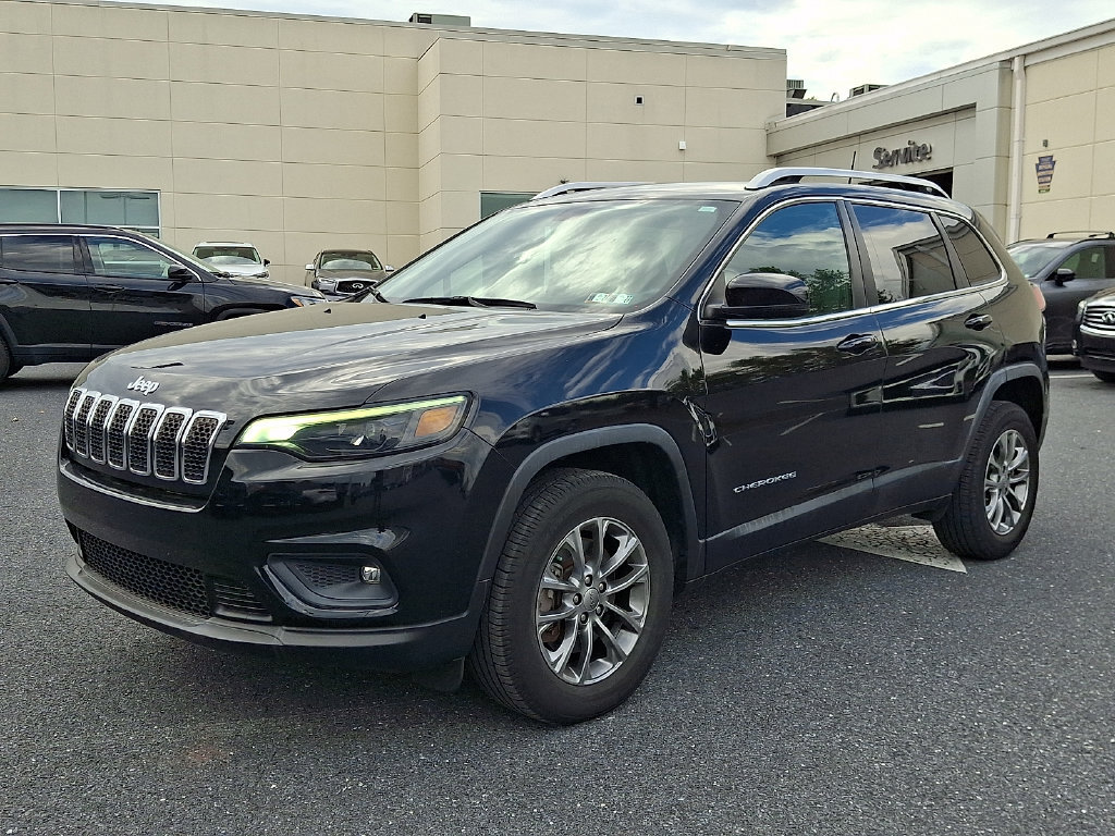 Used 2019 Jeep Cherokee Latitude Plus w/ Comfort/Convenience Group AWD/4WD image 3