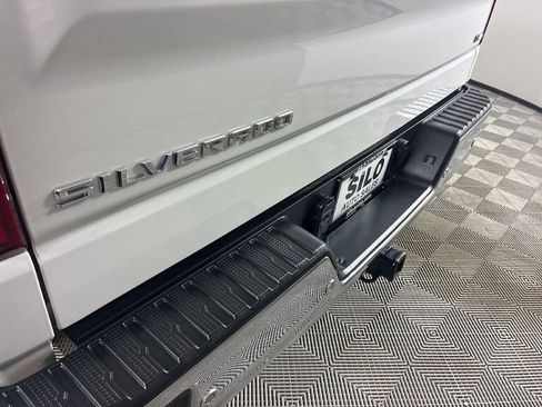 Used 2022 Chevrolet Silverado 1500 LTZ AWD/4WD image 7