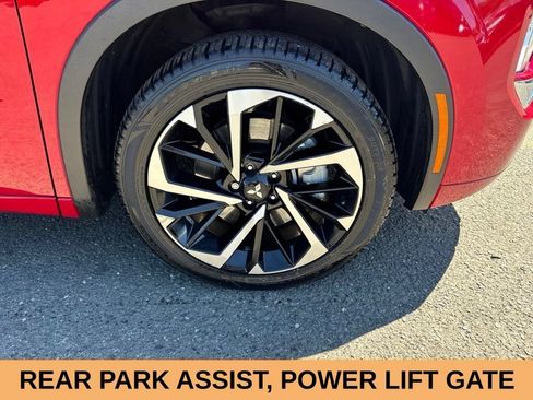 Used 2023 Mitsubishi Outlander SEL AWD/4WD image 2