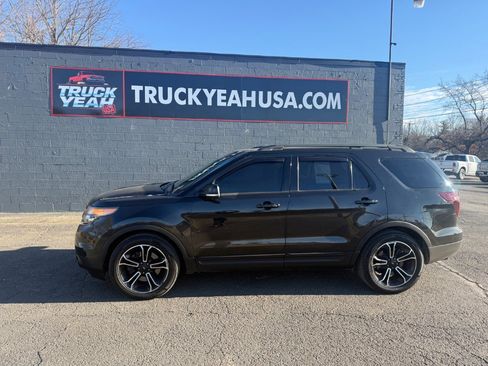 Used 2015 Ford Explorer Sport w/ Equipment Group 401A image 2