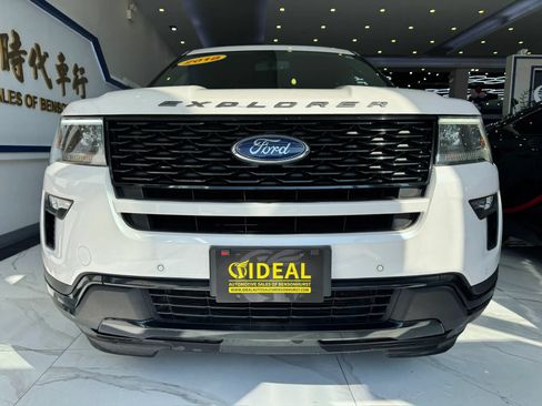 Used 2018 Ford Explorer Sport AWD/4WD image 3