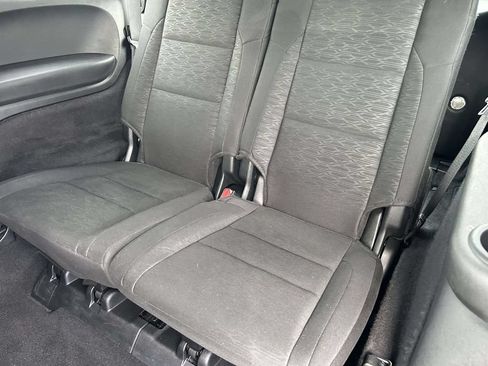 Used 2025 Dodge Durango GT RWD image 16