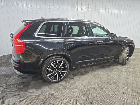 Used 2021 Volvo XC90 T6 Momentum AWD/4WD image 3