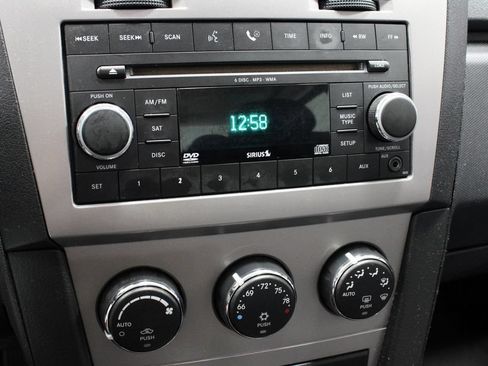Used 2009 Dodge Avenger R/T FWD image 28