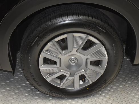 Used 2025 Nissan Kicks S AWD/4WD image 31