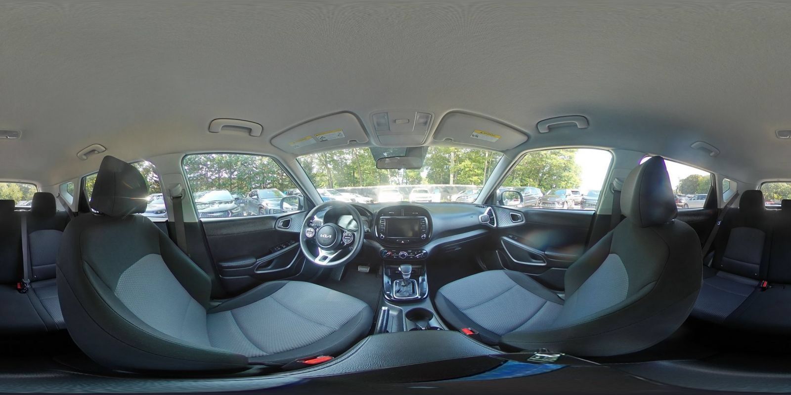 Used 2025 Kia Soul LX w/ LX Technology Package FWD image 40
