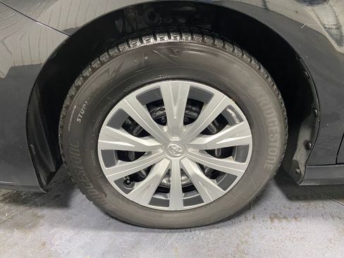 Used 2024 Toyota Camry LE image 5