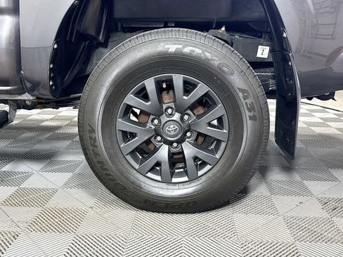 Certified 2019 Toyota Tacoma SR5 image 4