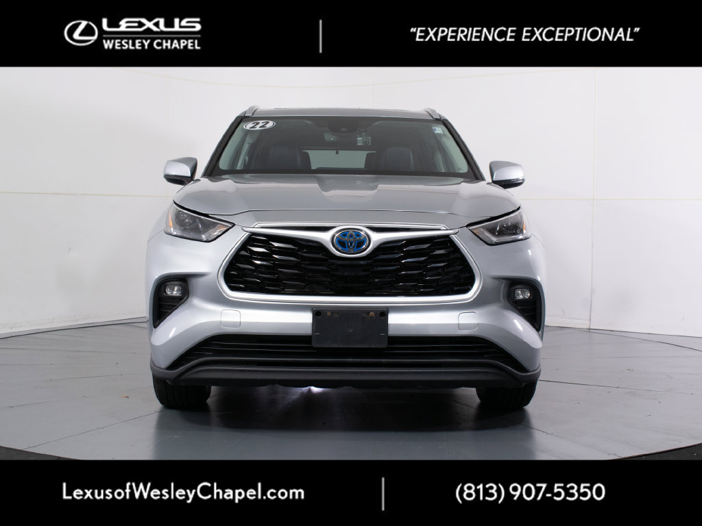 Used 2022 Toyota Highlander XLE AWD/4WD image 9