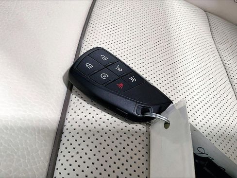 Used 2021 GMC Yukon Denali w/ Denali Premium Package image 19