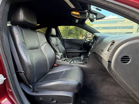 Used 2017 Dodge Charger SXT w/ AWD Plus Group image 32