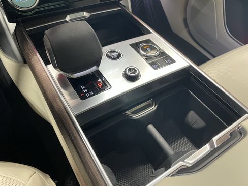 Used 2023 Land Rover Range Rover SE image 20