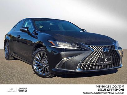 New 2025 Lexus ES 300h w/ Luxury Package