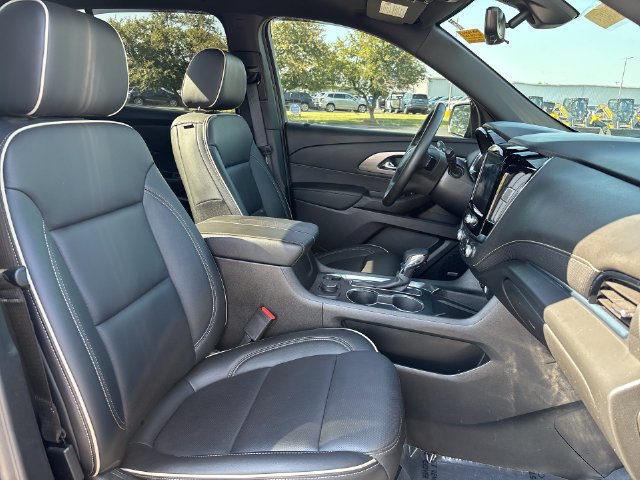 Used 2023 Chevrolet Traverse Premier w/ Redline Edition AWD/4WD image 21