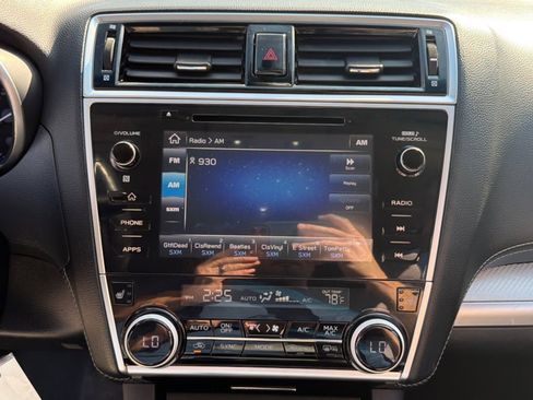 Used 2018 Subaru Outback 2.5i Premium image 13
