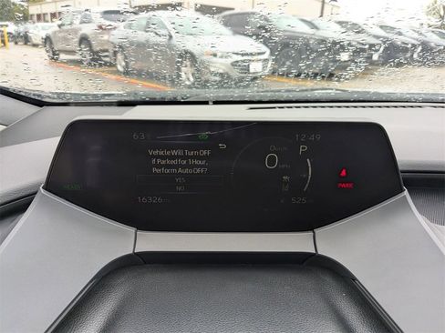 Used 2025 Toyota Prius LE image 18