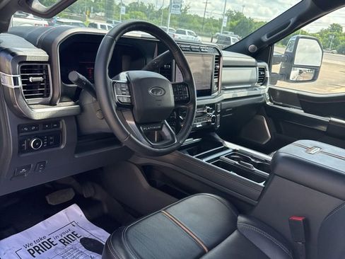 Used 2024 Ford F250 Platinum AWD/4WD image 9