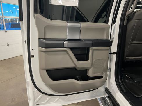 Used 2022 Ford F450 XLT w/ XLT Premium Package image 30