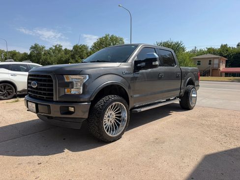 Used 2017 Ford F150 XLT w/ Equipment Group 302A Luxury AWD/4WD image 4
