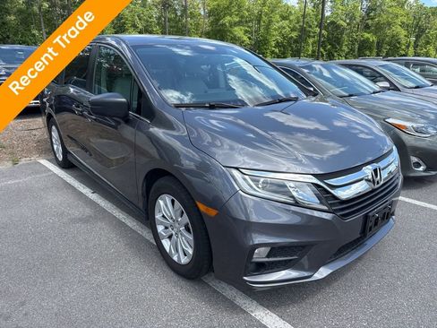 Used 2018 Honda Odyssey LX image 2