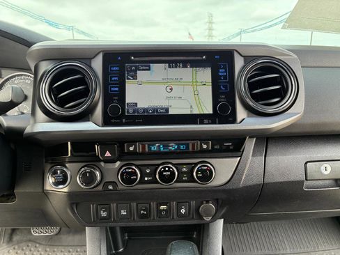 Used 2017 Toyota Tacoma TRD Pro image 20