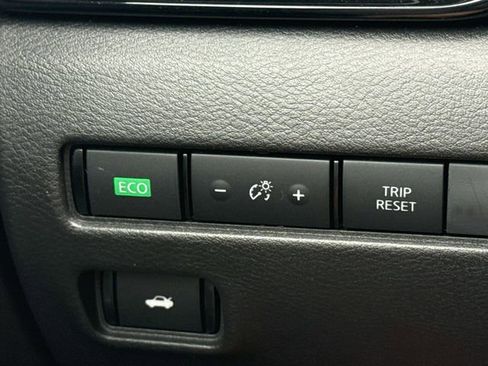 Certified 2025 Nissan Sentra SV FWD image 21