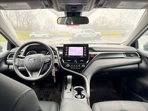 Used 2021 Toyota Camry LE image 18