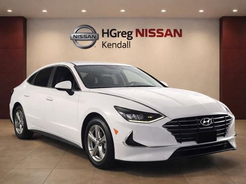 Used 2023 Hyundai Sonata SE FWD image 4