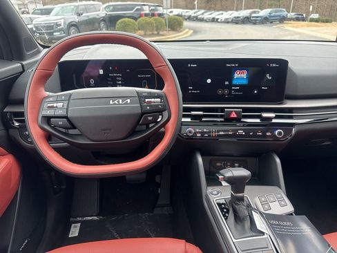 New 2026 Kia Sportage SX image 2