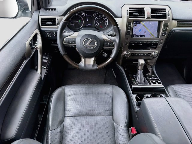 Used 2021 Lexus GX 460 Luxury w/ Accessory Package AWD/4WD image 17