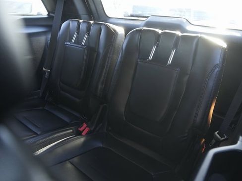 Certified 2018 Ford Explorer XLT w/ Equipment Group 202A image 15