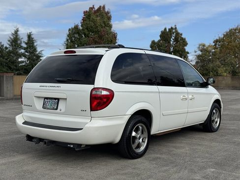 Used 2006 Dodge Grand Caravan SXT image 5