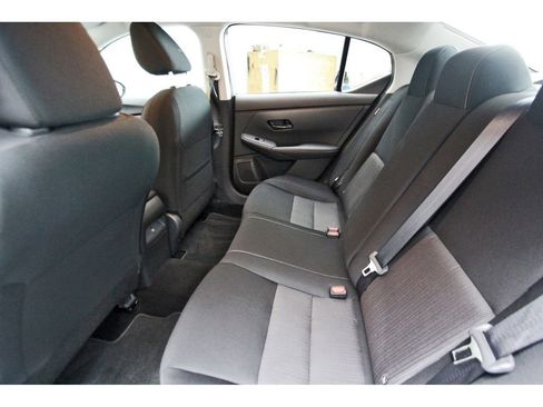 Used 2024 Nissan Sentra SV FWD image 9