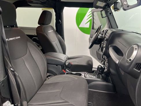 Used 2018 Jeep Wrangler Rubicon w/ Power Convenience Group AWD/4WD image 17