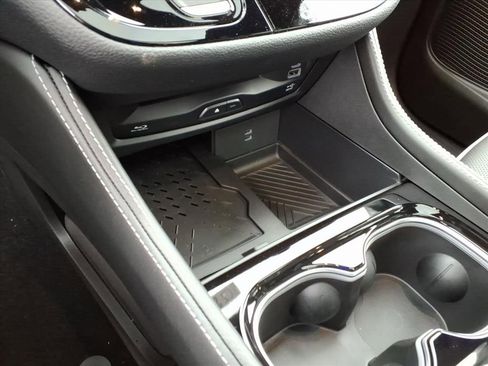 New 2026 Chrysler Pacifica Limited image 27