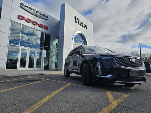 Used 2024 Cadillac XT6 Premium Luxury image 3