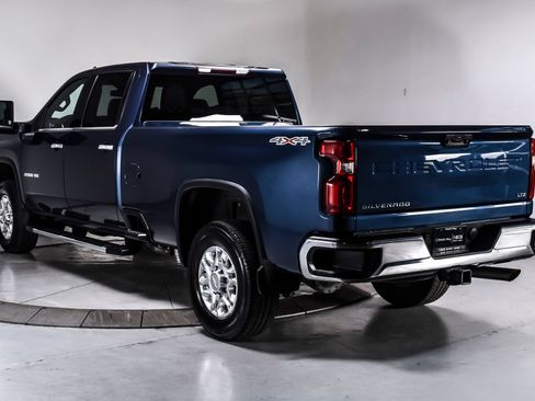 Used 2020 Chevrolet Silverado 2500 LTZ AWD/4WD image 6