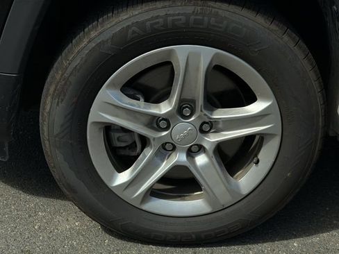 Used 2024 Jeep Compass Latitude AWD/4WD image 8