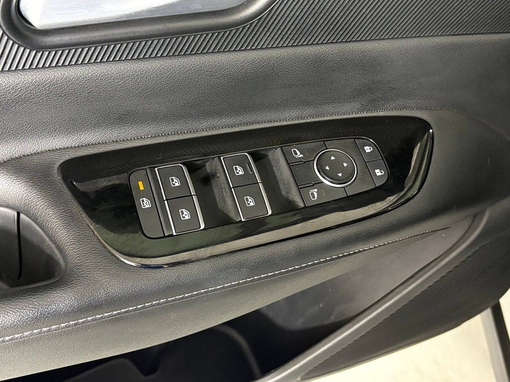 Certified 2025 Nissan Murano SV FWD image 15