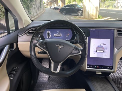 Used 2016 Tesla Model X 90D AWD/4WD image 9