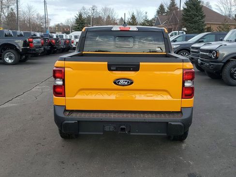 New 2026 Ford Maverick Lariat w/ Black Appearance Package image 5